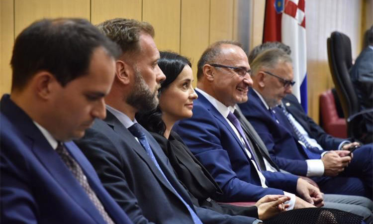 rekonstrukcija Vlade